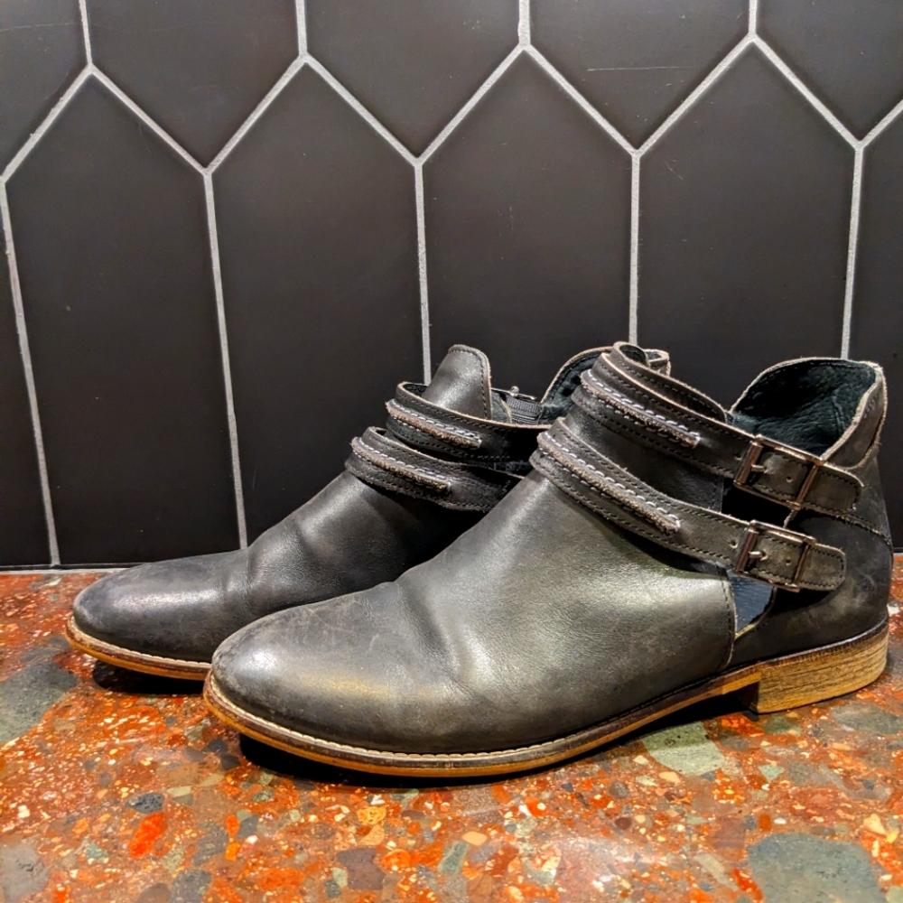 Black ankle booties